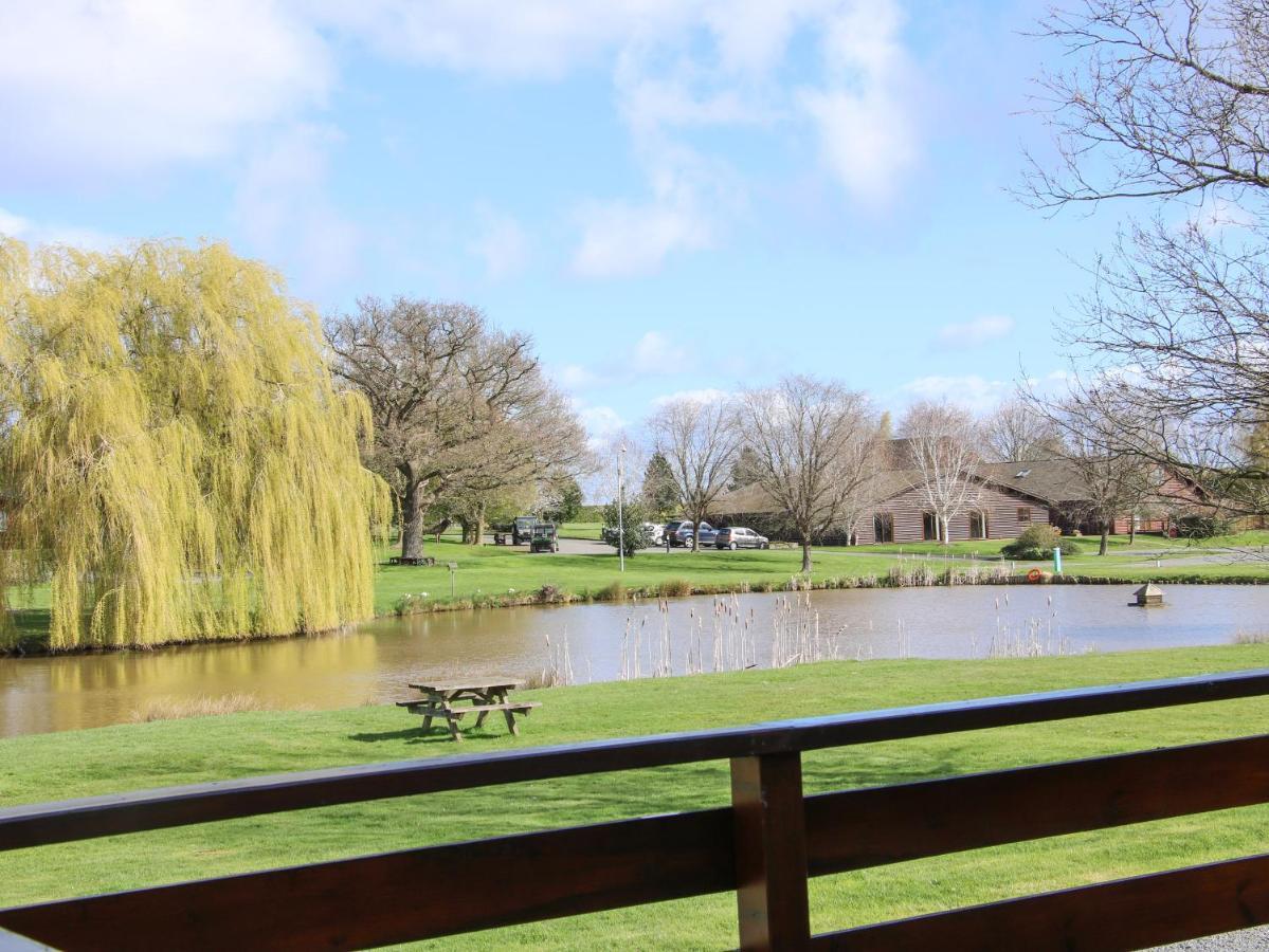 Oak Lodge Hadnall 外观 照片